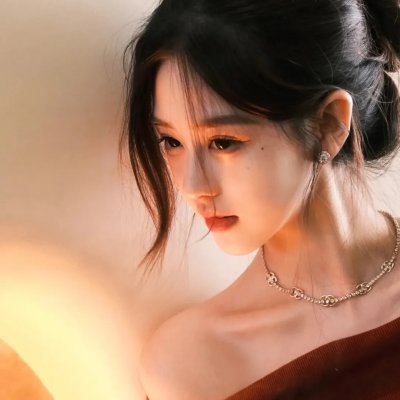 一双绣花鞋